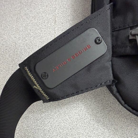 Briggs & Riley HTA Crossbody Bag Black RFID Travel Zip Pockets Lightweight - Picture 5 of 16